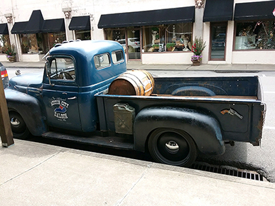 Austin City Saloon Pickup Truck